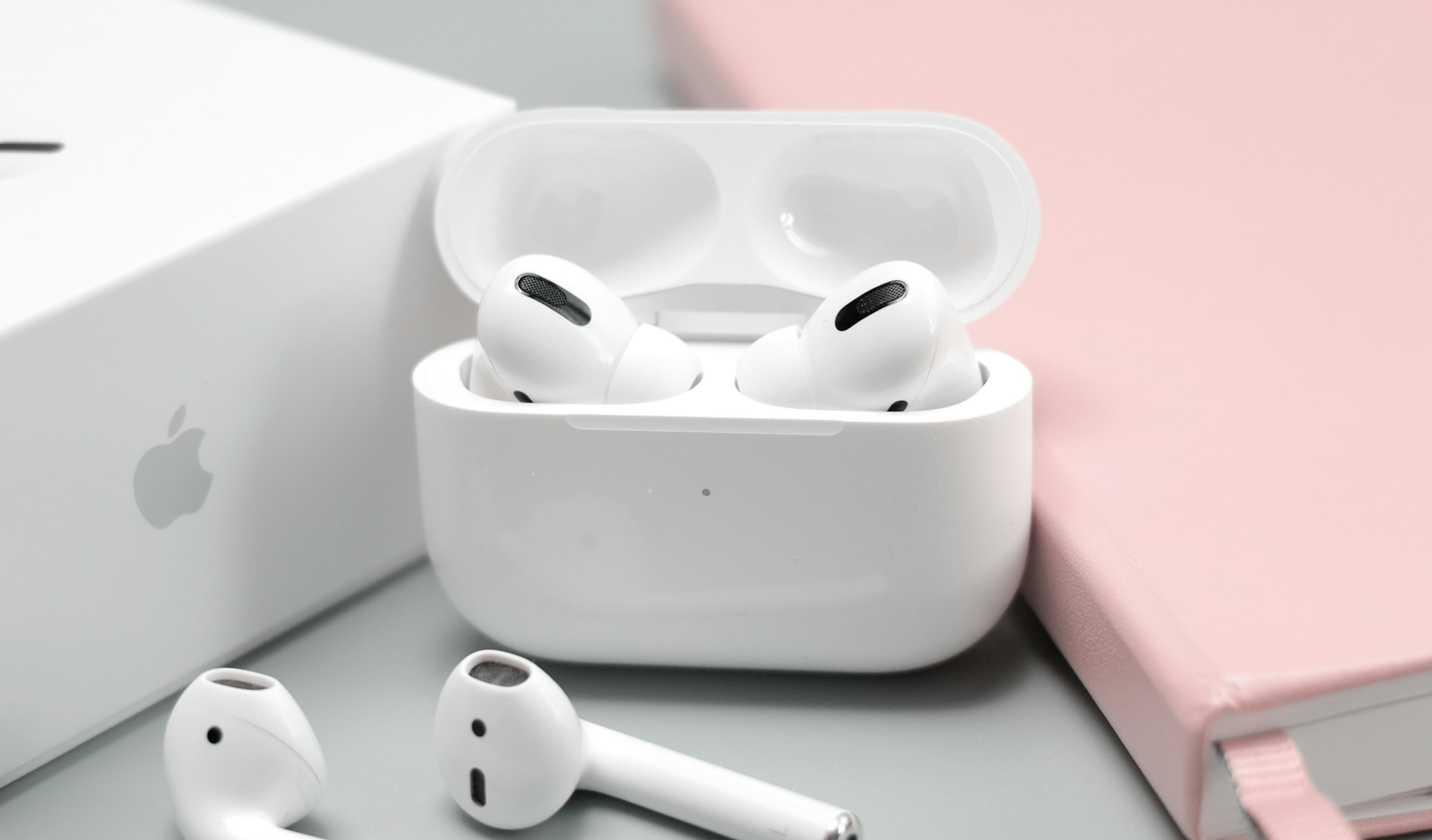 Apple EarPods with Lightning Connector