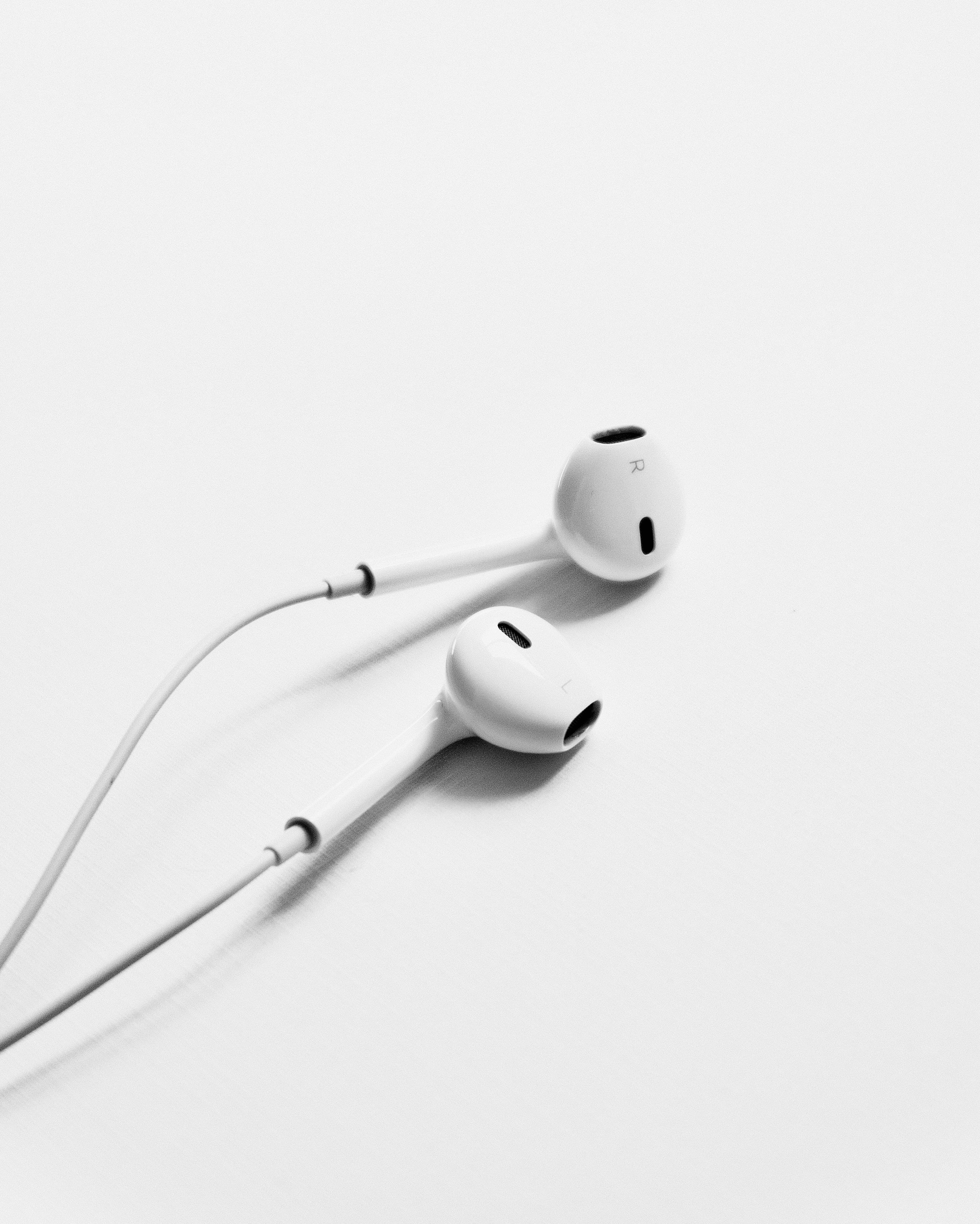 Apple Wired EarPods 3.5mm Headphone Plug