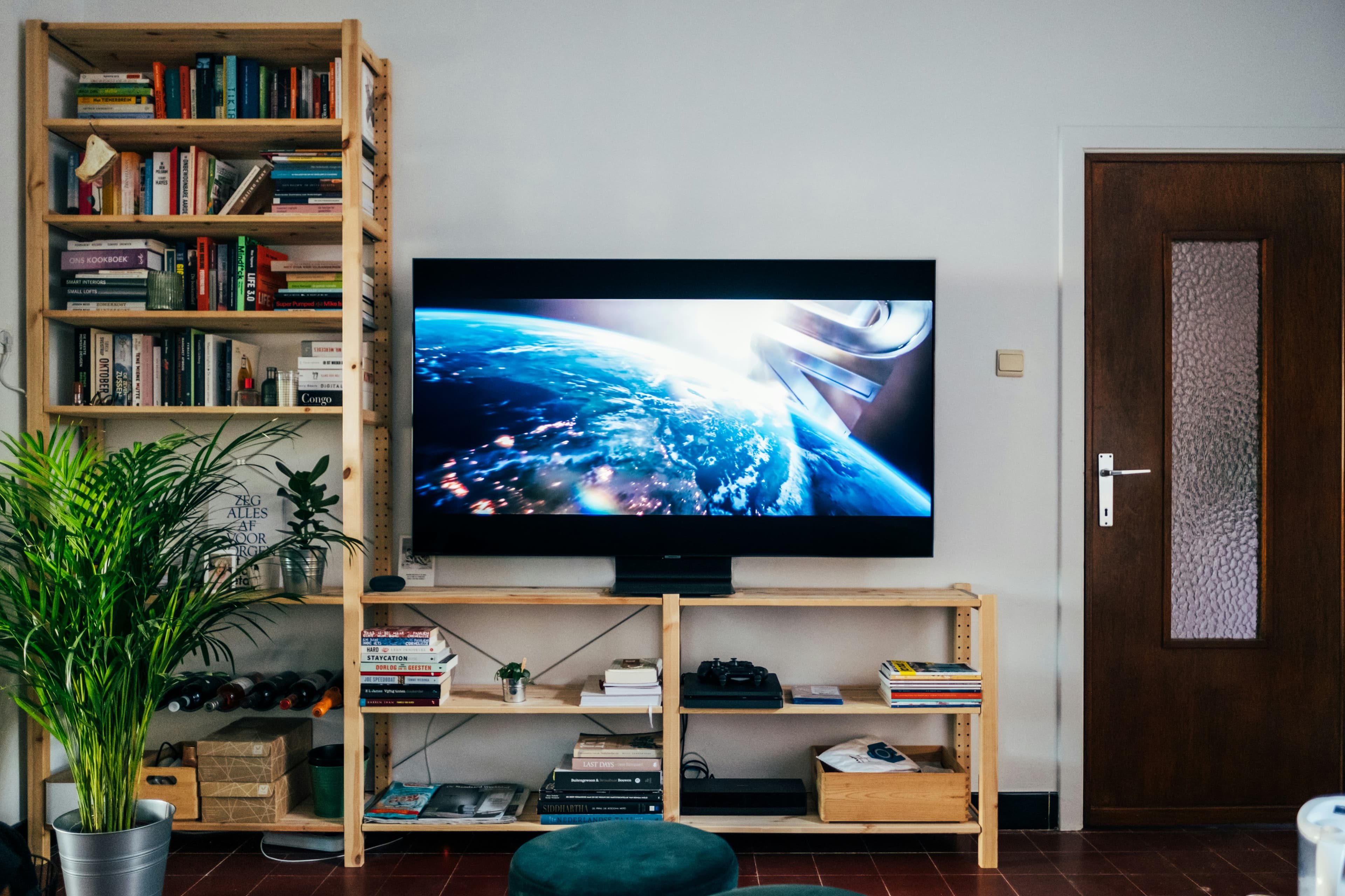 Samsung Crystal UHD 65-inch Slim Smart TV